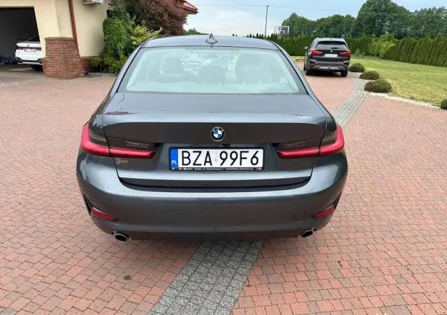 BMW Seria 3 318d Edition Luxury Line Purity