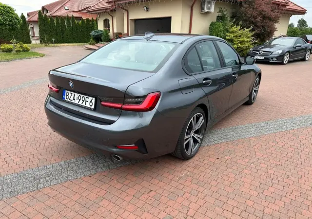 BMW Seria 3 318d Edition Luxury Line Purity