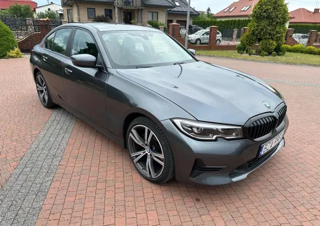BMW Seria 3 318d Edition Luxury Line Purity