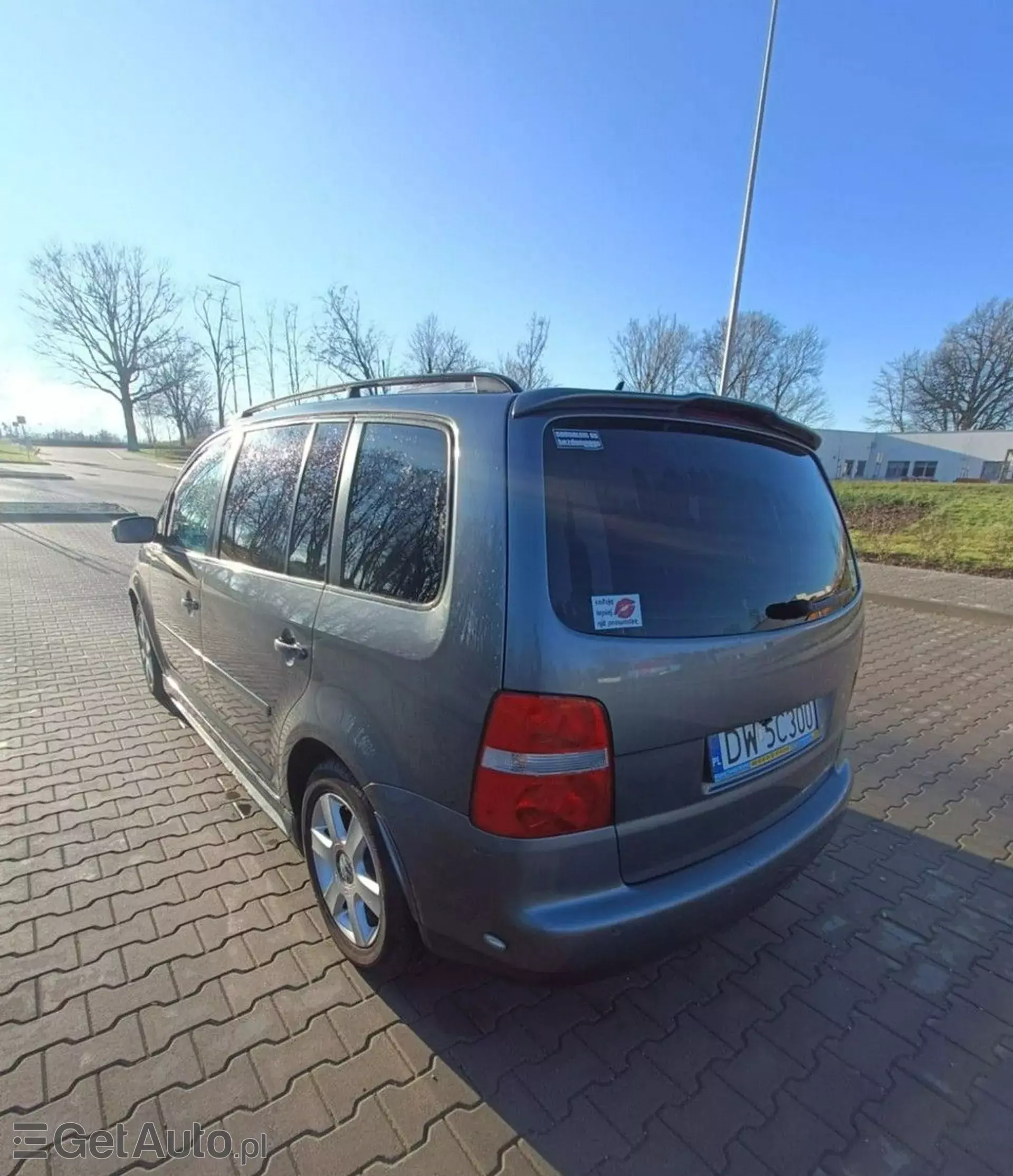 VOLKSWAGEN Touran 