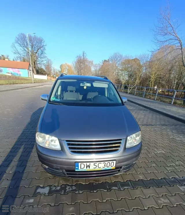 VOLKSWAGEN Touran 