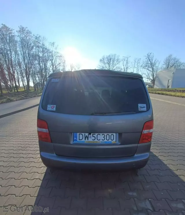 VOLKSWAGEN Touran 