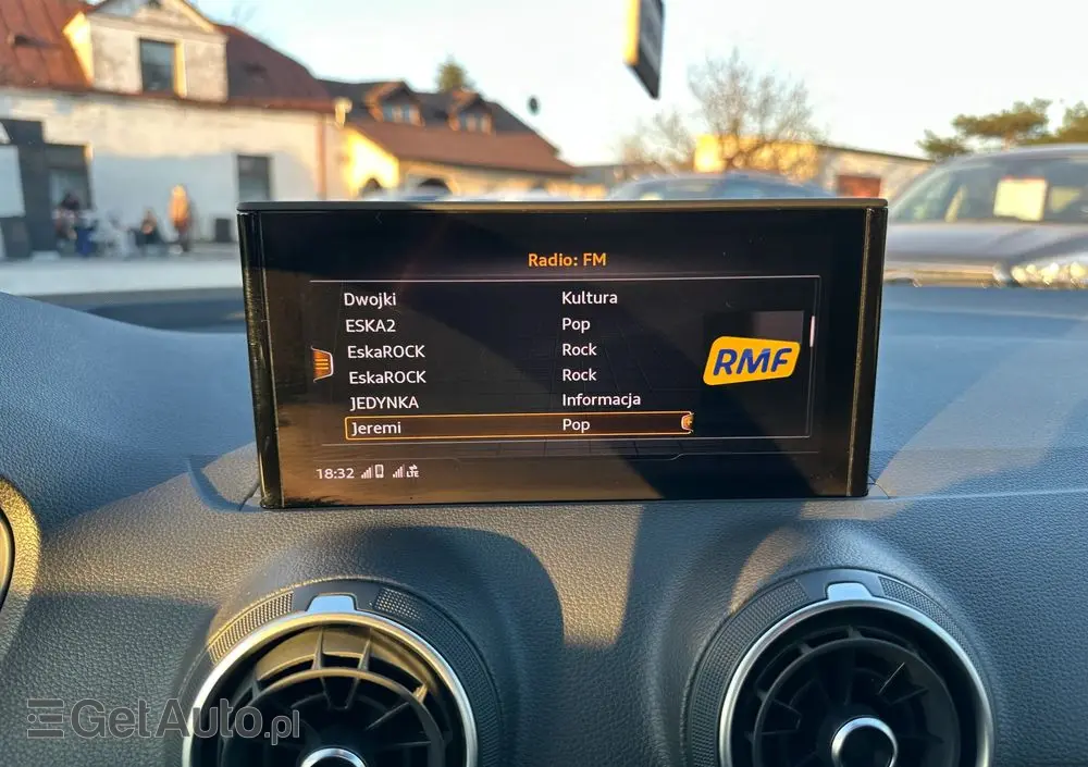 AUDI Q2 35 TFSI S tronic