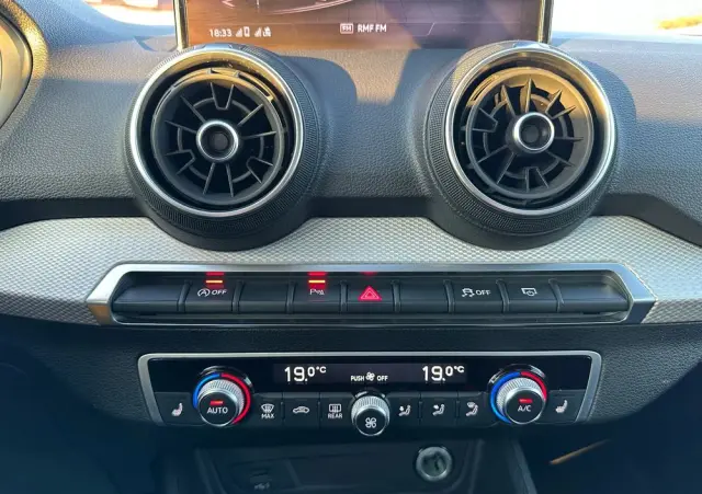 AUDI Q2 35 TFSI S tronic