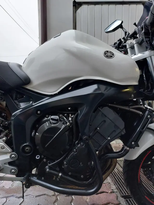 YAMAHA Fz6 