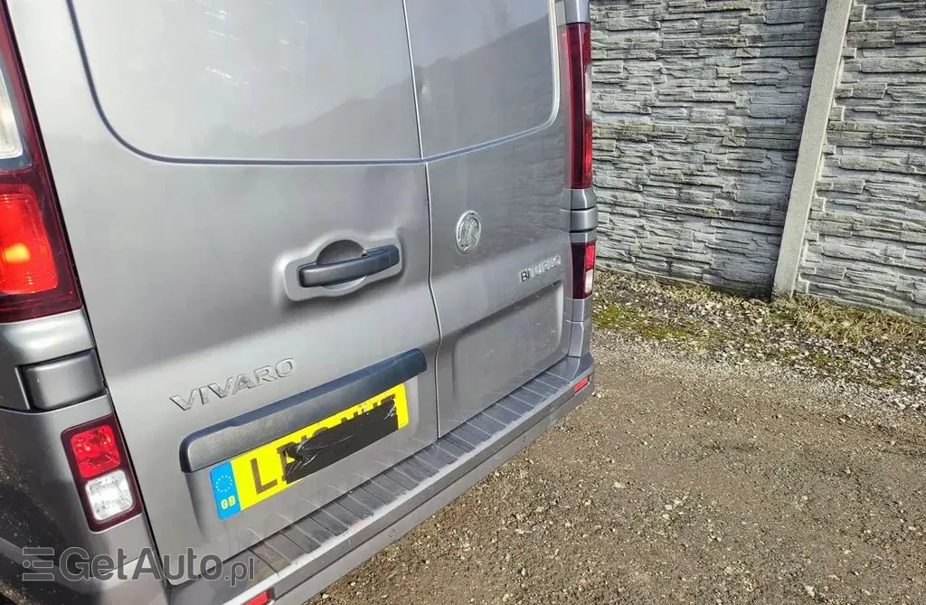 OPEL Vivaro 