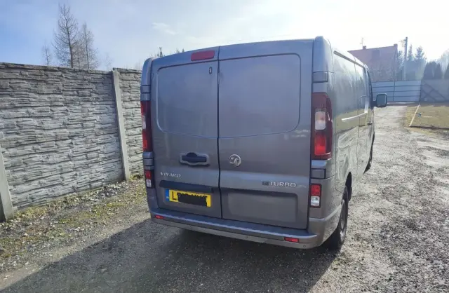 OPEL Vivaro 