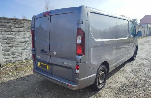 OPEL Vivaro 