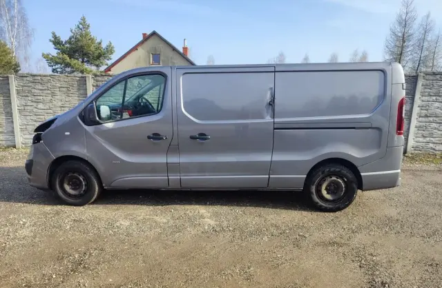 OPEL Vivaro 