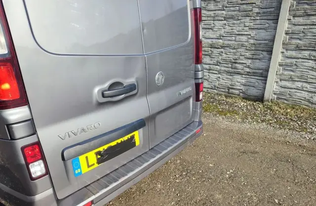OPEL Vivaro 