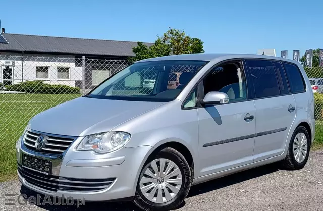 VOLKSWAGEN Touran 