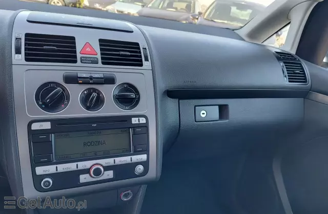 VOLKSWAGEN Touran 