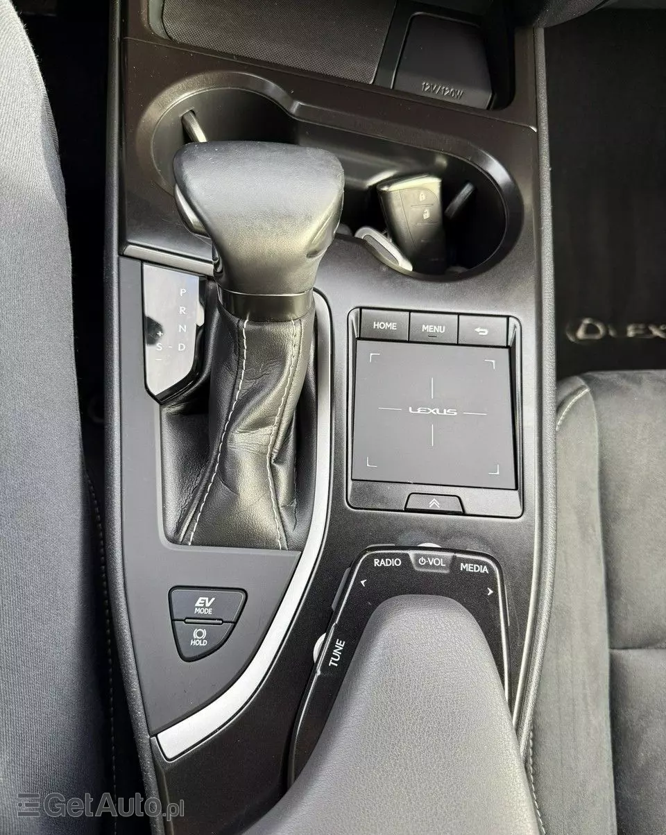 LEXUS UX 250h Elegance 2WD