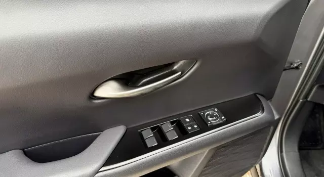 LEXUS UX 250h Elegance 2WD