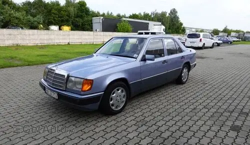 MERCEDES-BENZ W124 