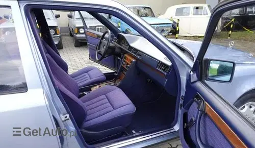 MERCEDES-BENZ W124 