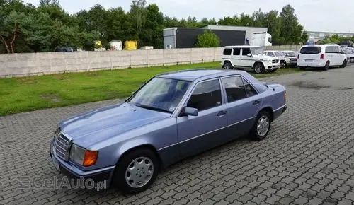 MERCEDES-BENZ W124 