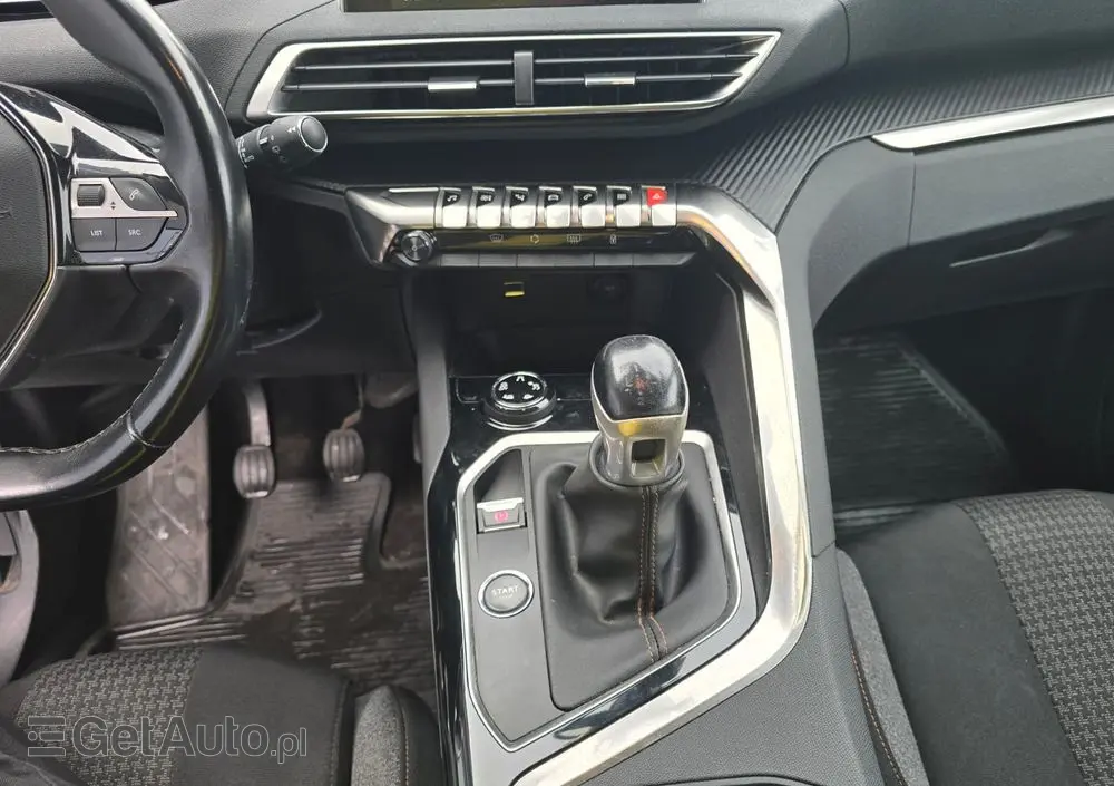 PEUGEOT 3008 1.2 PureTech Active S&S