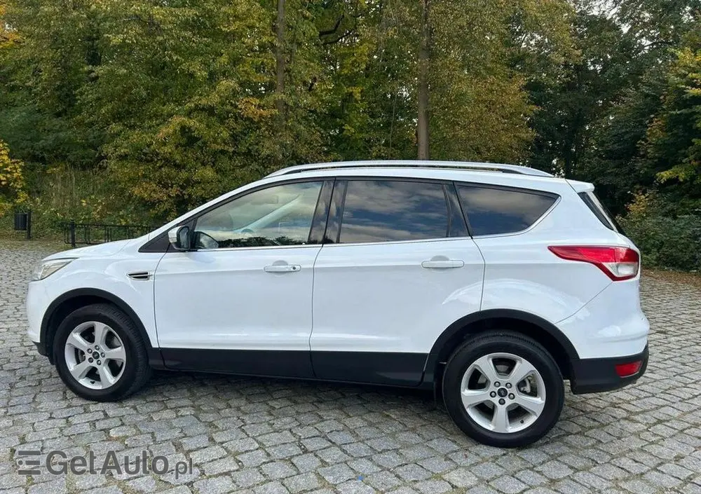 FORD Kuga 2.0 TDCi 2x4 Titanium