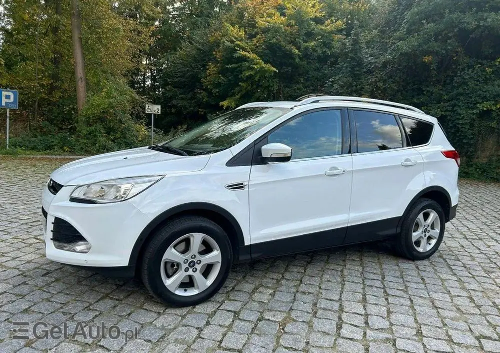 FORD Kuga 2.0 TDCi 2x4 Titanium