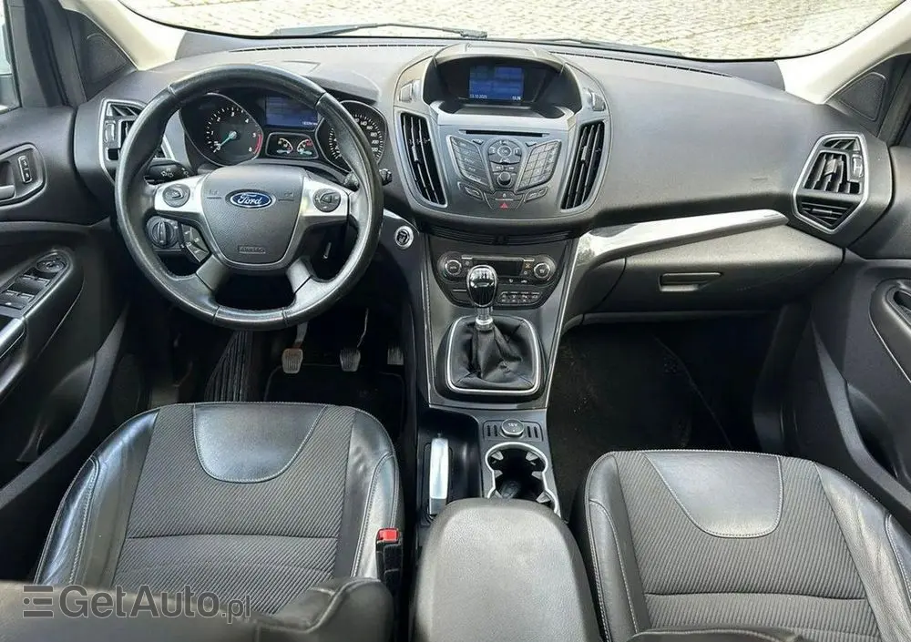 FORD Kuga 2.0 TDCi 2x4 Titanium