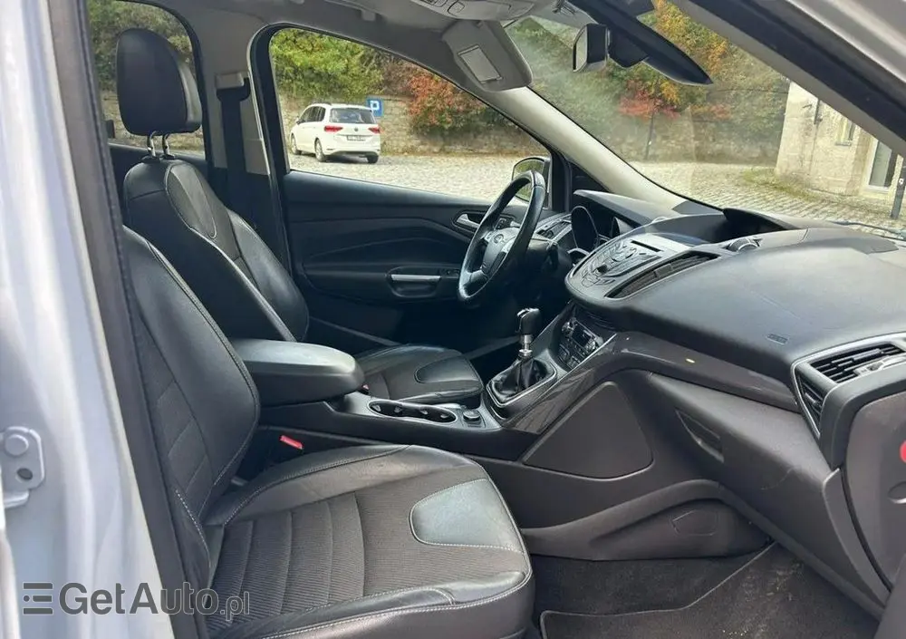 FORD Kuga 2.0 TDCi 2x4 Titanium