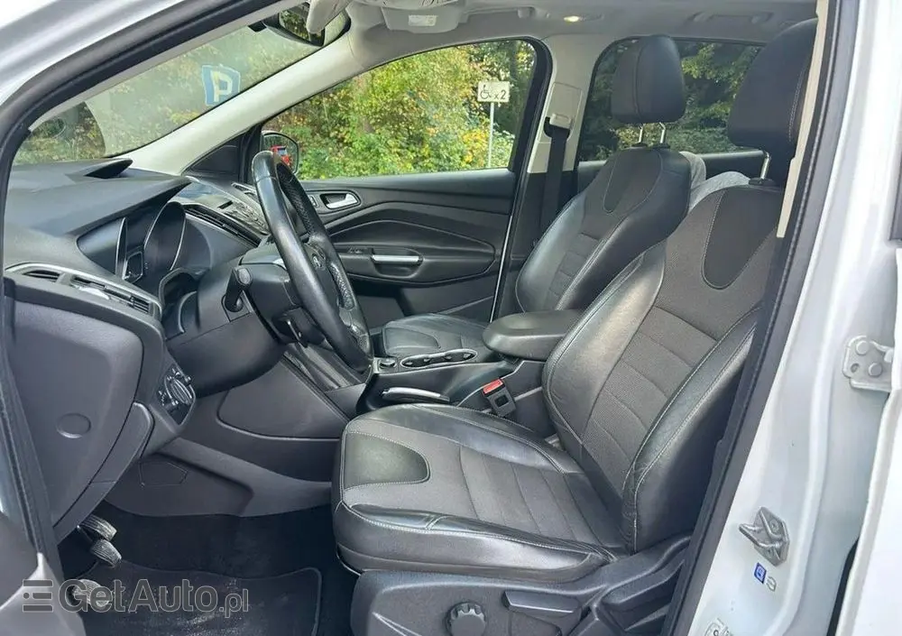 FORD Kuga 2.0 TDCi 2x4 Titanium
