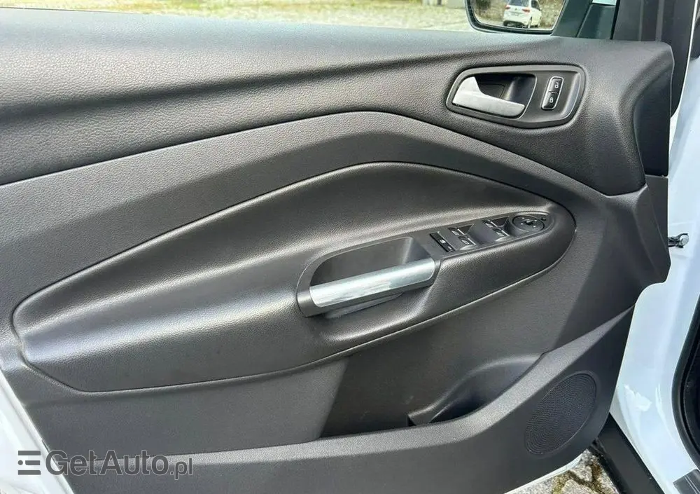 FORD Kuga 2.0 TDCi 2x4 Titanium