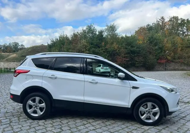 FORD Kuga 2.0 TDCi 2x4 Titanium