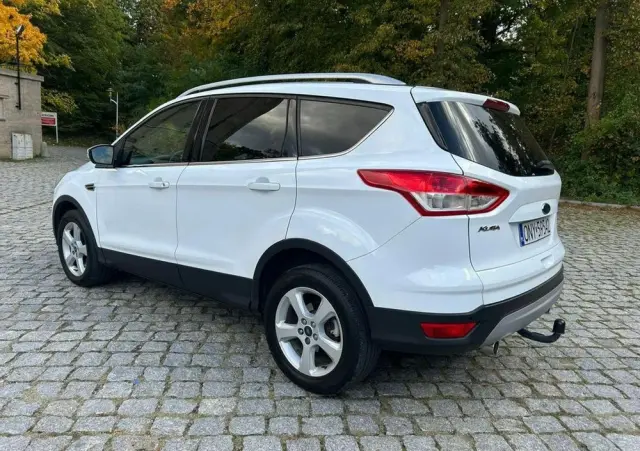 FORD Kuga 2.0 TDCi 2x4 Titanium