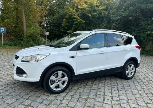 FORD Kuga 2.0 TDCi 2x4 Titanium
