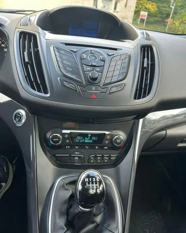 FORD Kuga 2.0 TDCi 2x4 Titanium