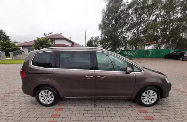 VOLKSWAGEN Sharan 