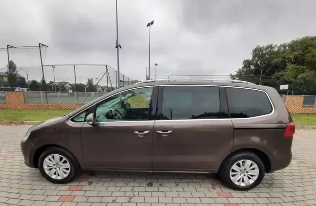 VOLKSWAGEN Sharan 