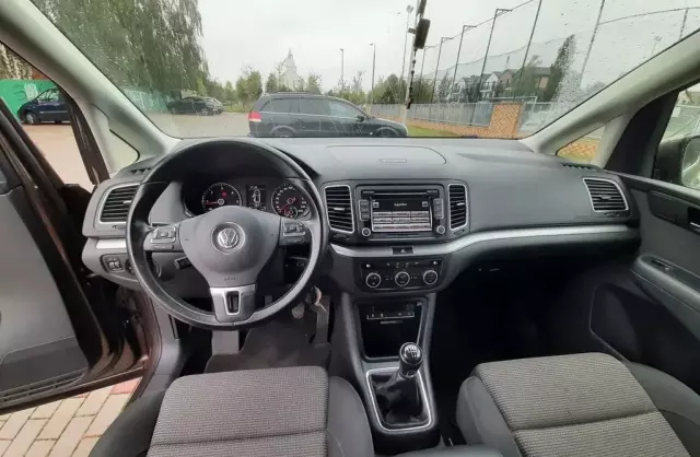 VOLKSWAGEN Sharan 