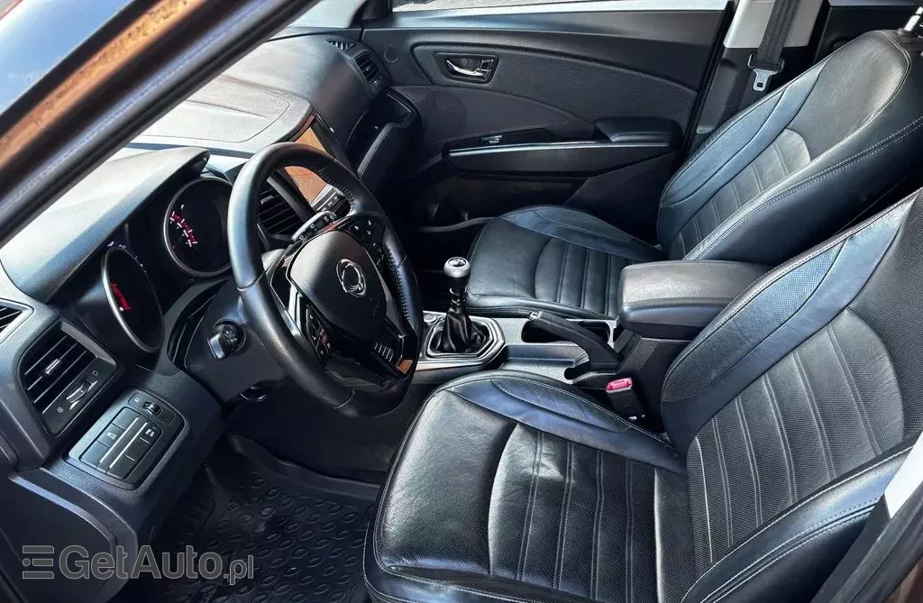 SSANGYONG XLV 
