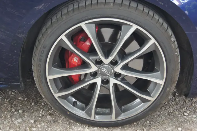AUDI S4 Tiptronic