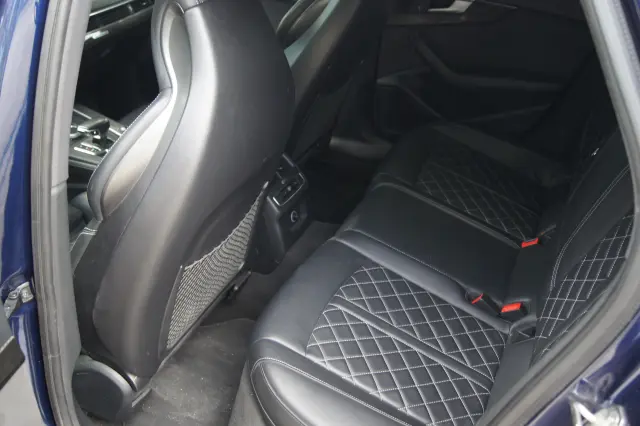 AUDI S4 Tiptronic