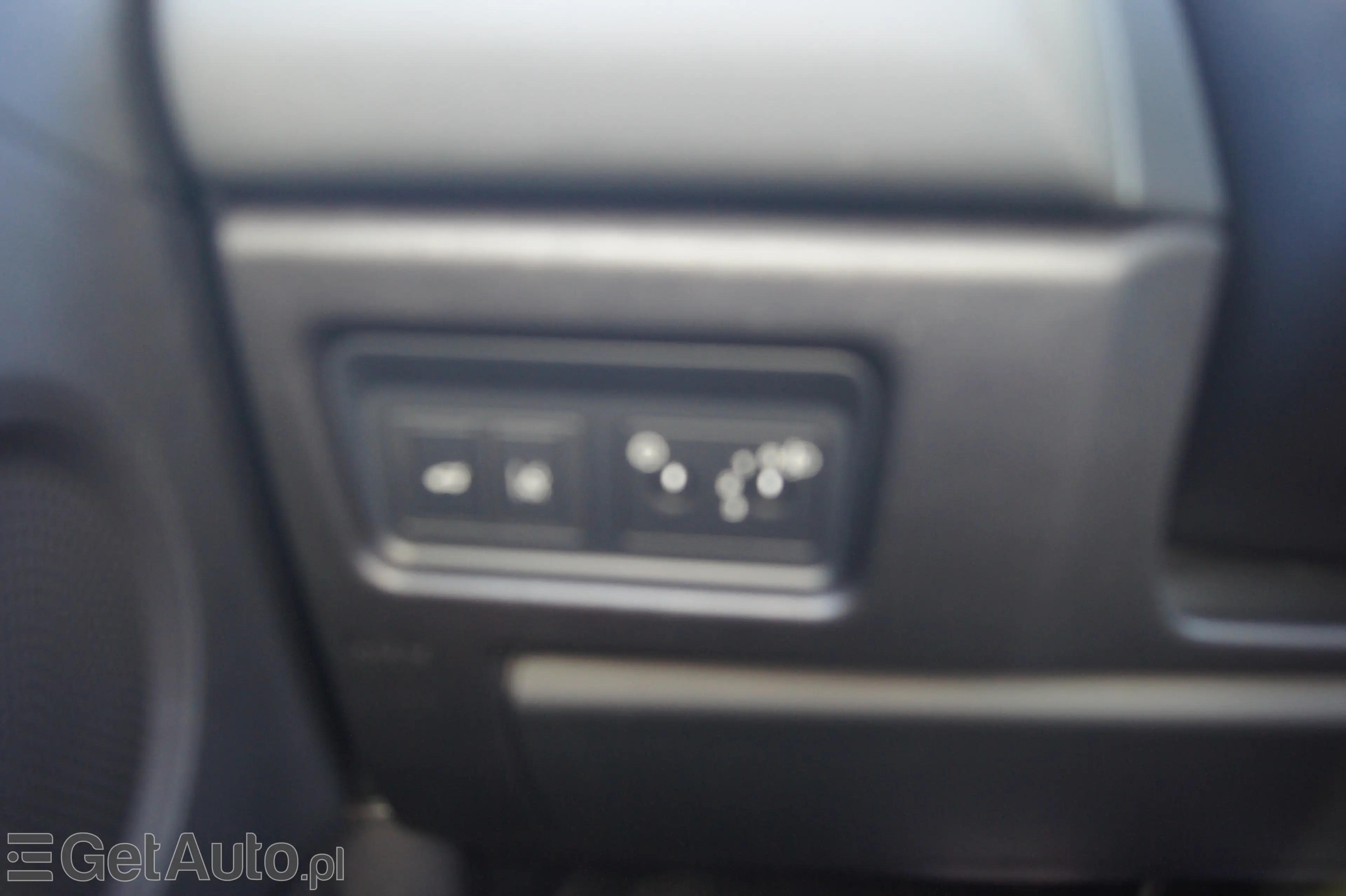 LAND ROVER Discovery SE