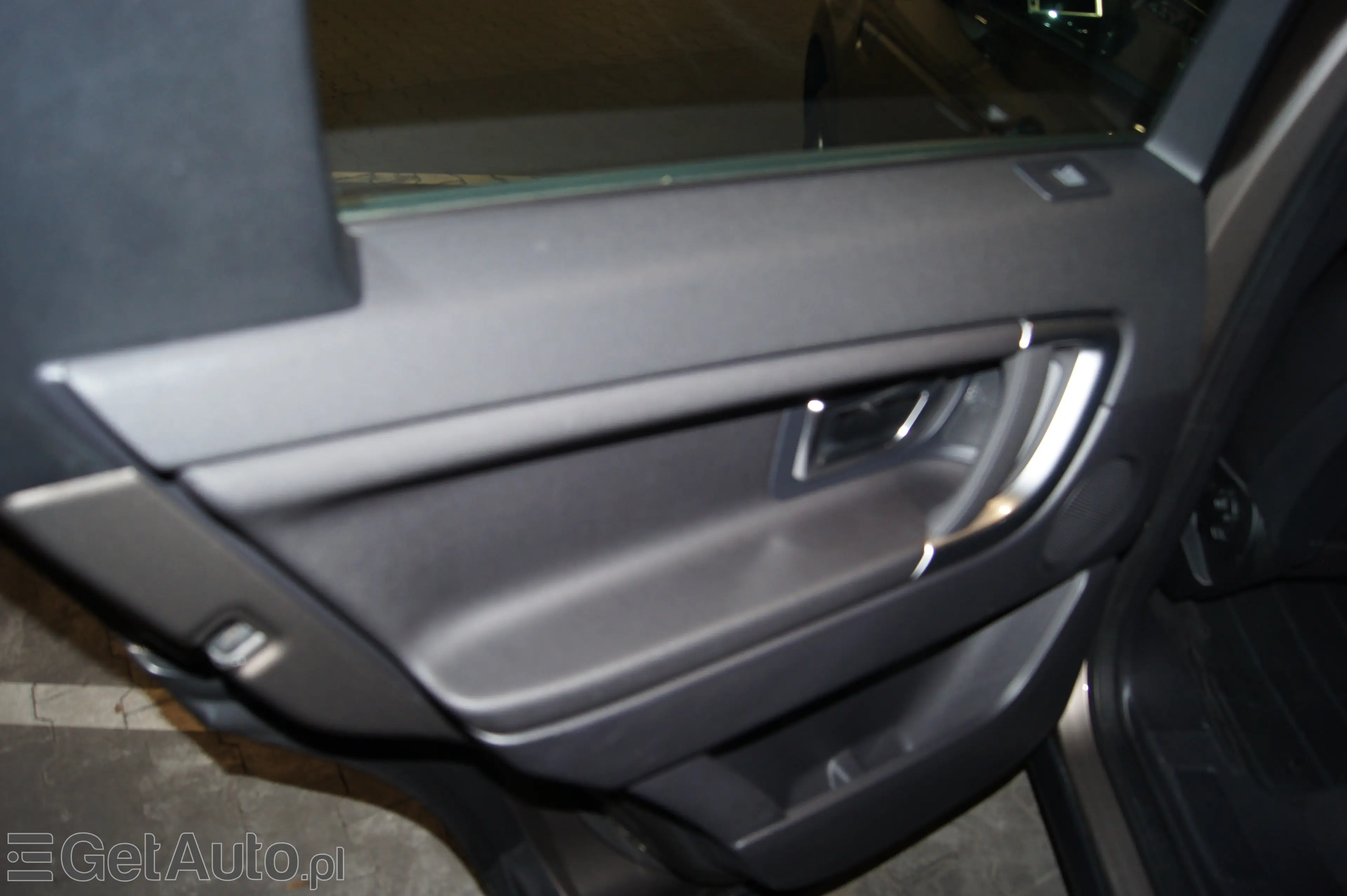 LAND ROVER Discovery SE
