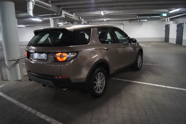 LAND ROVER Discovery SE