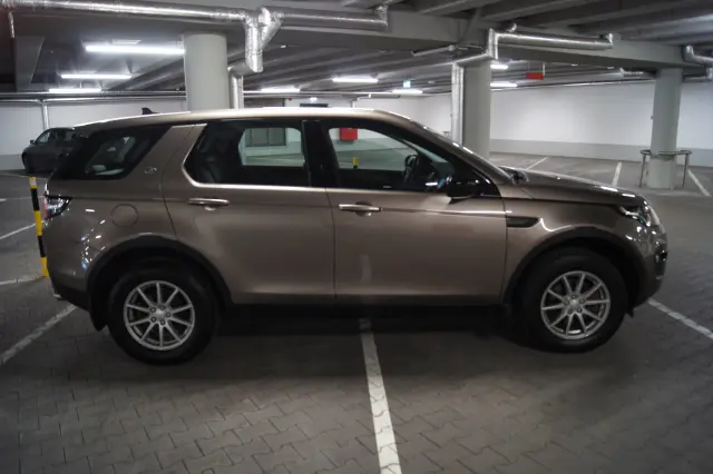 LAND ROVER Discovery SE