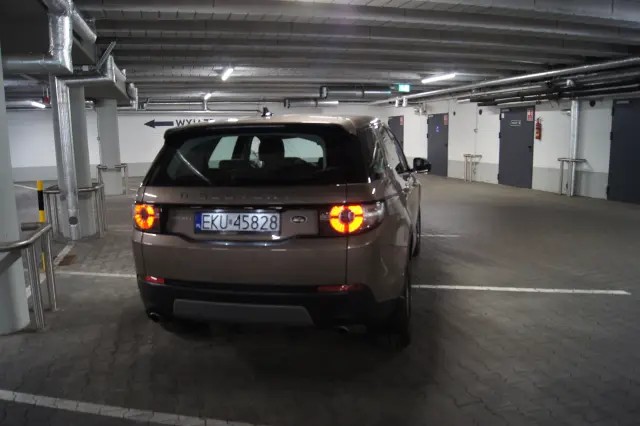LAND ROVER Discovery SE