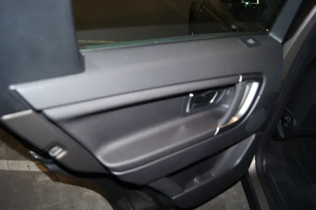 LAND ROVER Discovery SE