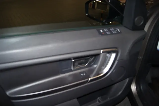 LAND ROVER Discovery SE