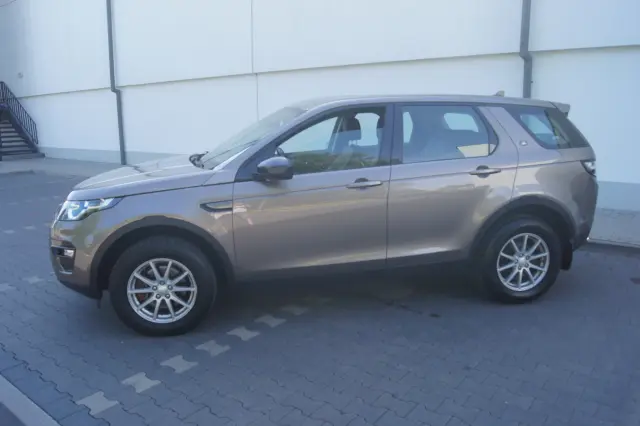 LAND ROVER Discovery SE