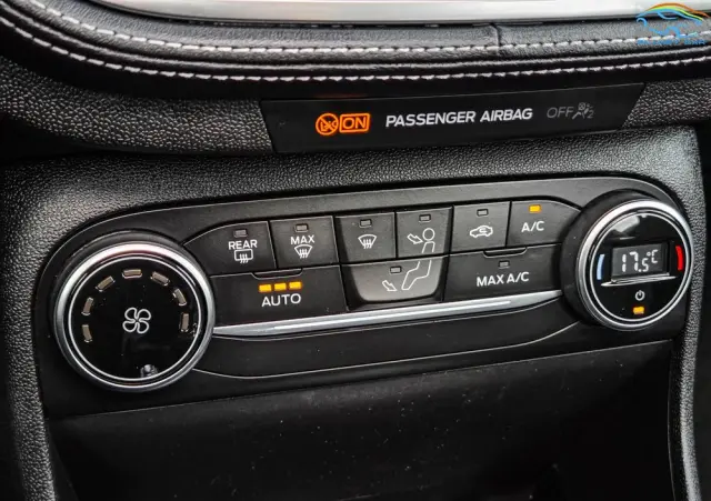 FORD Fiesta 1.0 EcoBoost STart-Stop Titanium