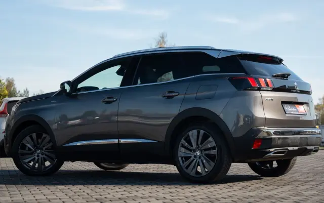 PEUGEOT 3008 1.6 PureTech Hybrid4 PHEV GT Pack S&S EAT8