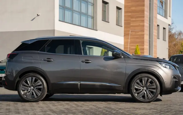 PEUGEOT 3008 1.6 PureTech Hybrid4 PHEV GT Pack S&S EAT8