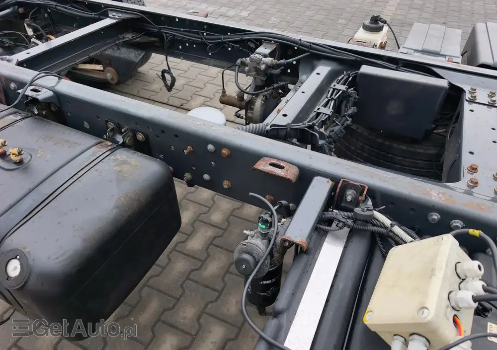 IVECO Eurocargo 100e18 rama do zabudowy 6,4m  poduszka klima 